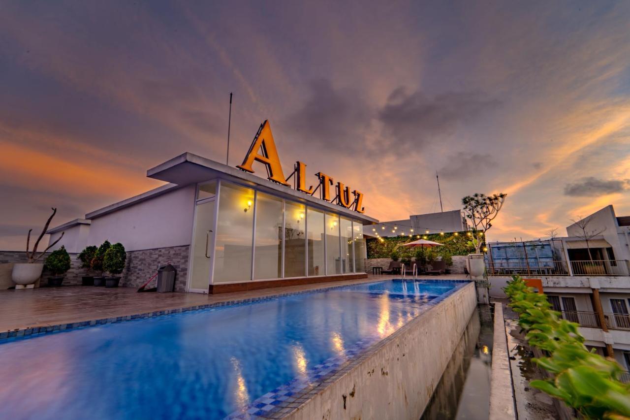 Redliving Apartemen Premium Exclusive Seturan Yogyakarta Exterior foto